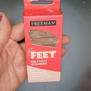 FREEMAN flirty feet Himalayan salt foot scrubber